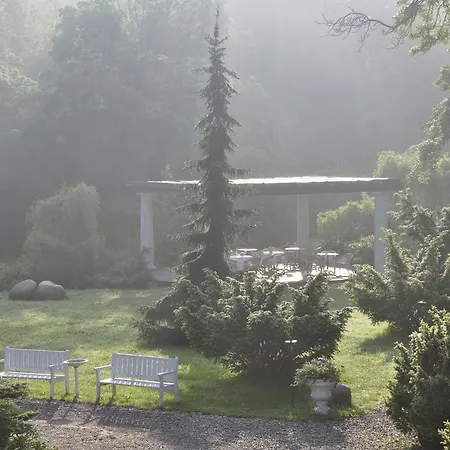 Dwor Giemzow Hotel 3*