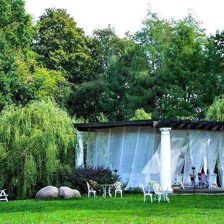 Dwor Giemzow Hotel 3*