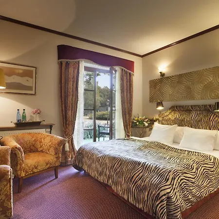 Dwor Giemzow Hotel 3*