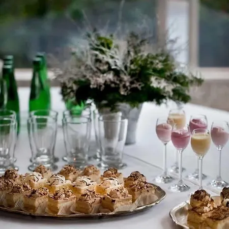 Dwór Giemzów - Autostrada A1 Hotel 3*