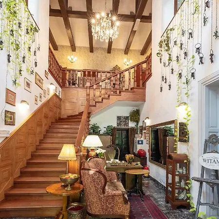 Dwor Giemzow Hotel 3*