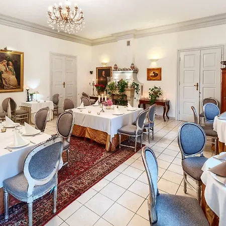 Dwor Giemzow 3* Lodz