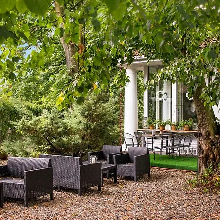 Hotel Dwór Giemzów - Autostrada A1 Łódź