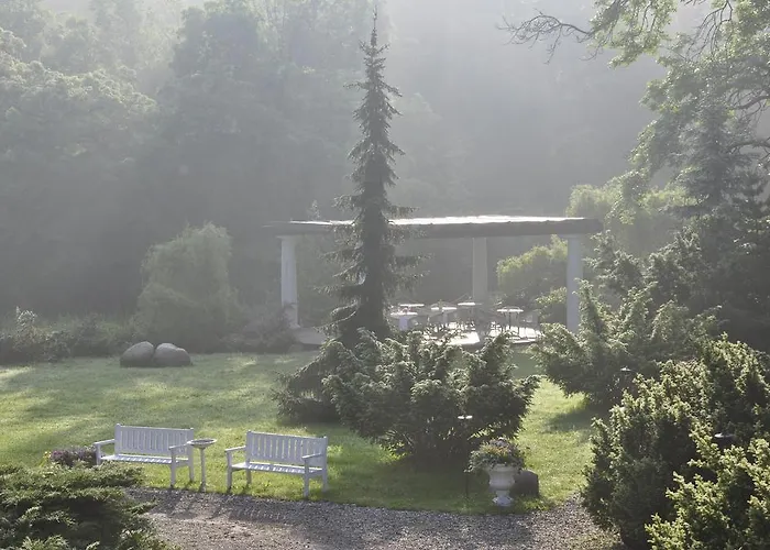 Dwor Giemzow - Autostrada A1 Hotel 3*