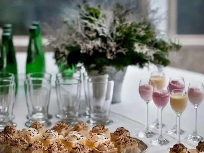 Dwor Giemzow - Autostrada A1 Hotel 3*